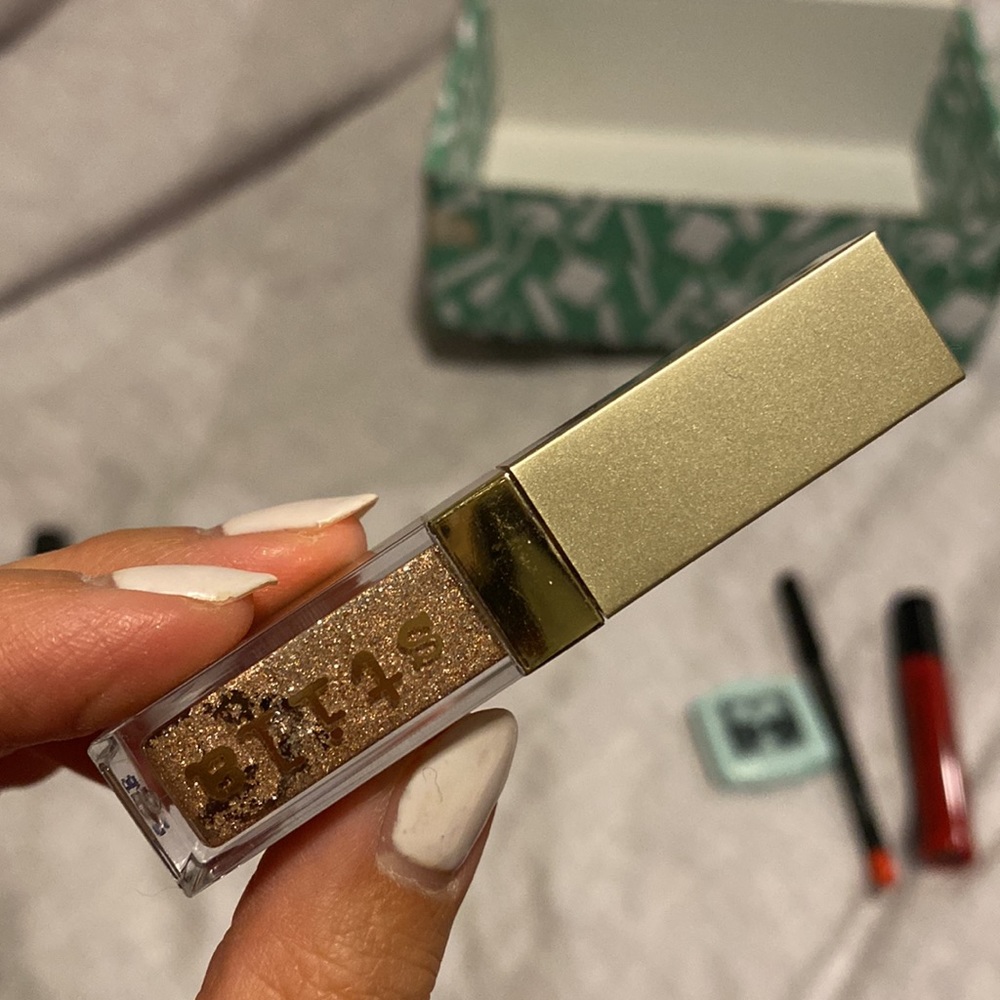 Random makeup samples - Picture 6 of 7